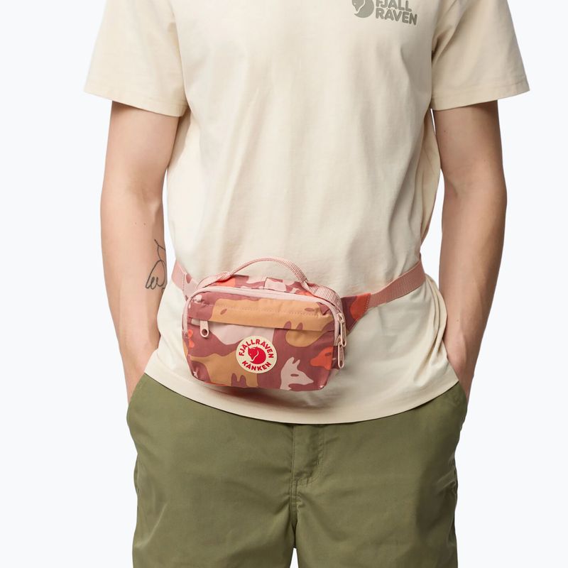 Сумка-бананка Fjällräven Kanken Graphics Hip Pack chalk rose/hidden animals 5