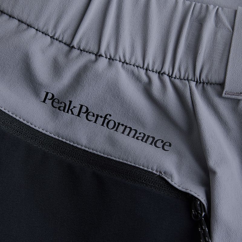 Шорти трекінгові чоловічі Peak Performance Stretch Trek чорно-сірі G77541010 6