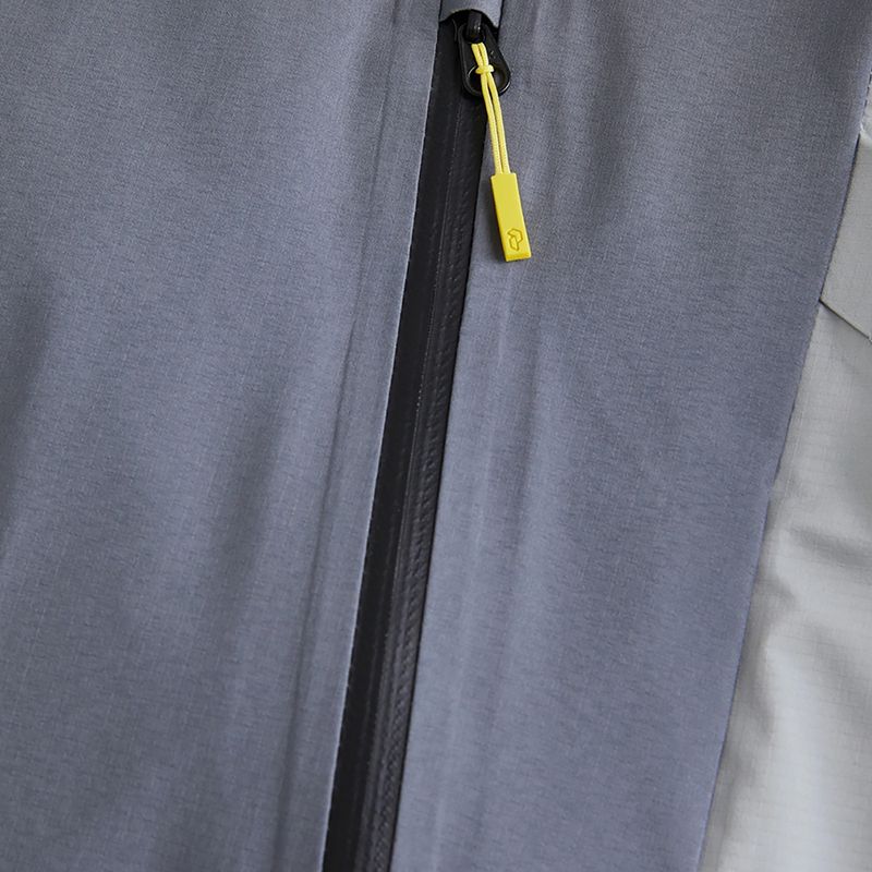 Куртка дощовик чоловіча Peak Performance Vislight Gore Tex Light сіра G77199050 4