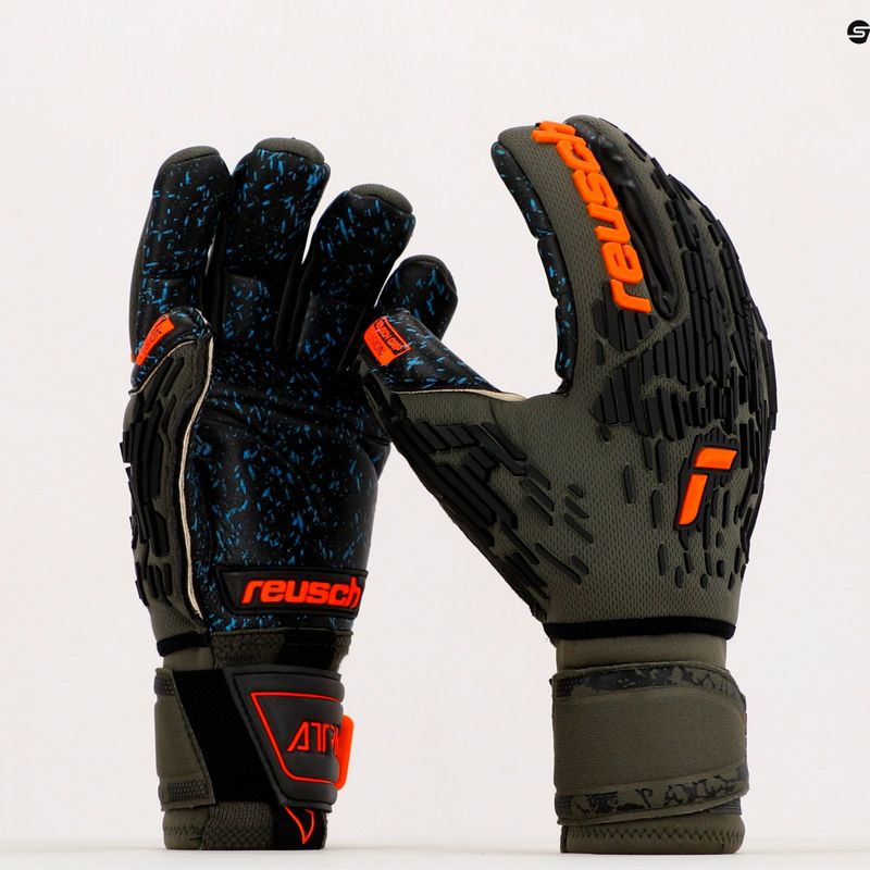 Рукавиці воротарські Reusch Attrakt Freegel Fusion Ortho-Tec Goaliator зелені 5370090-5555 13