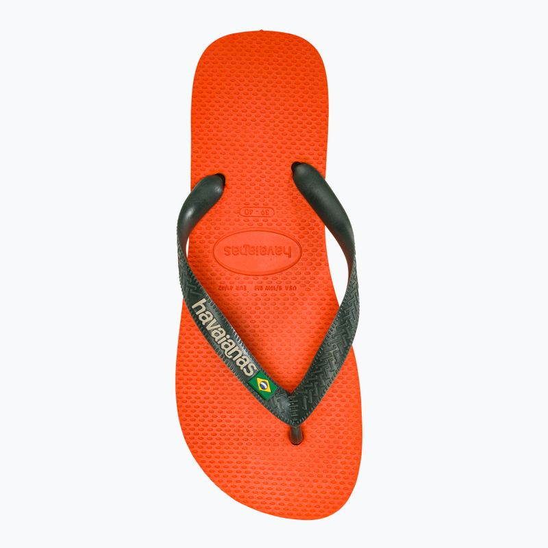 Помаранчеві шльопанці з логотипом Havaianas Brasil на заході сонця 5