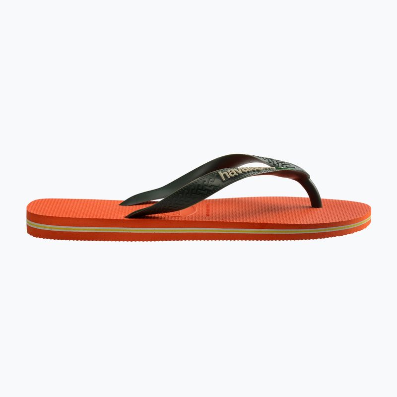 Помаранчеві шльопанці з логотипом Havaianas Brasil на заході сонця 9