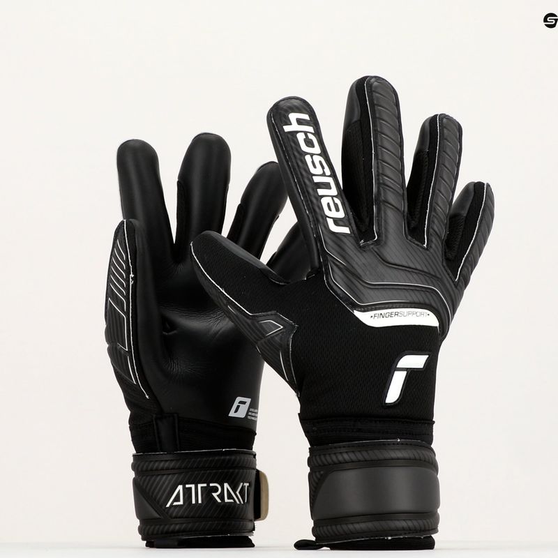 Рукавиці воротарські Reusch Attrakt Infinity Finger Support чорні 5270720-7700 10