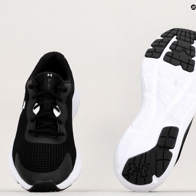 Кросівки для бігу чоловічі Under Armour Surge 3 чорно-білі 3024883 17