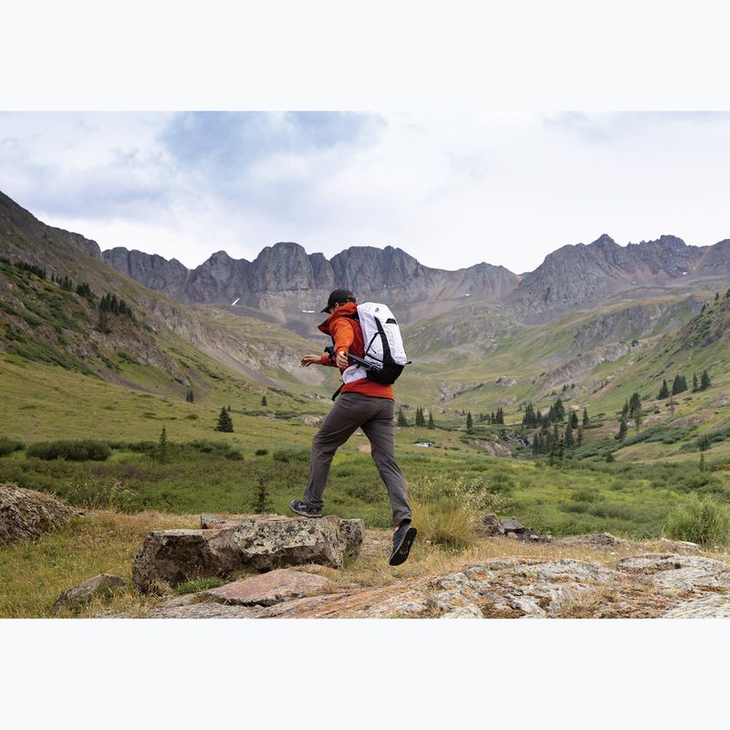 Рюкзак туристичний чоловічий Osprey Talon 22 л white / black 11