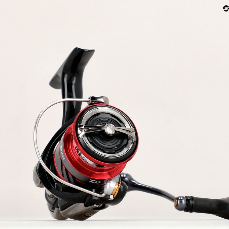Котушка спінінгова Daiwa Ninja чорна/червона 5