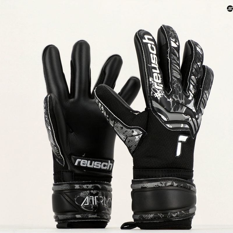 Рукавиці воротарські дитячі Reusch Attrakt Infinity Junior чорні 5372725-7700 9