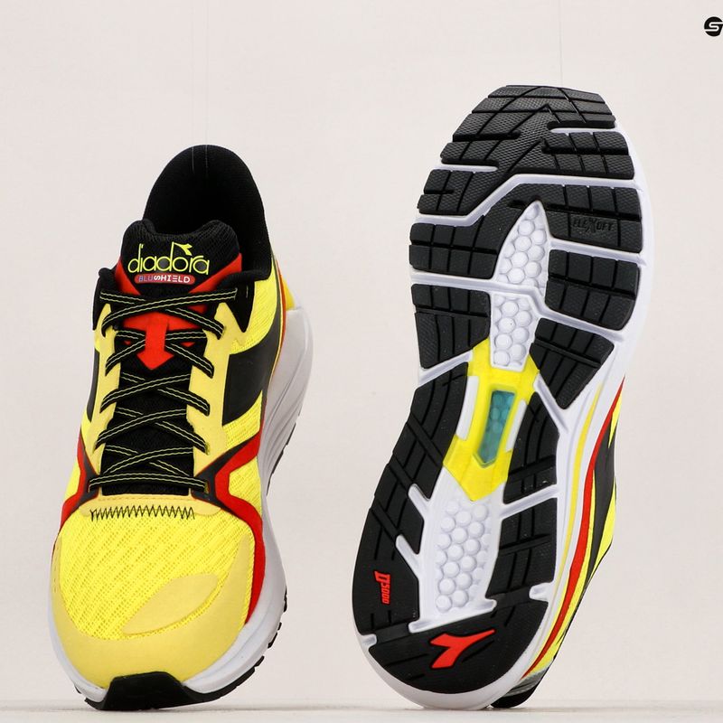 Кросівки для бігу чоловічі Diadora Mythos Blushield 8 Vortice жовті DD-101.179087-D0273 19