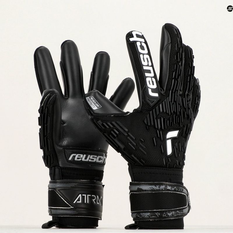Рукавиці воротарські Reusch Attrakt Freegel Infinity чорні 5370735-7700 9