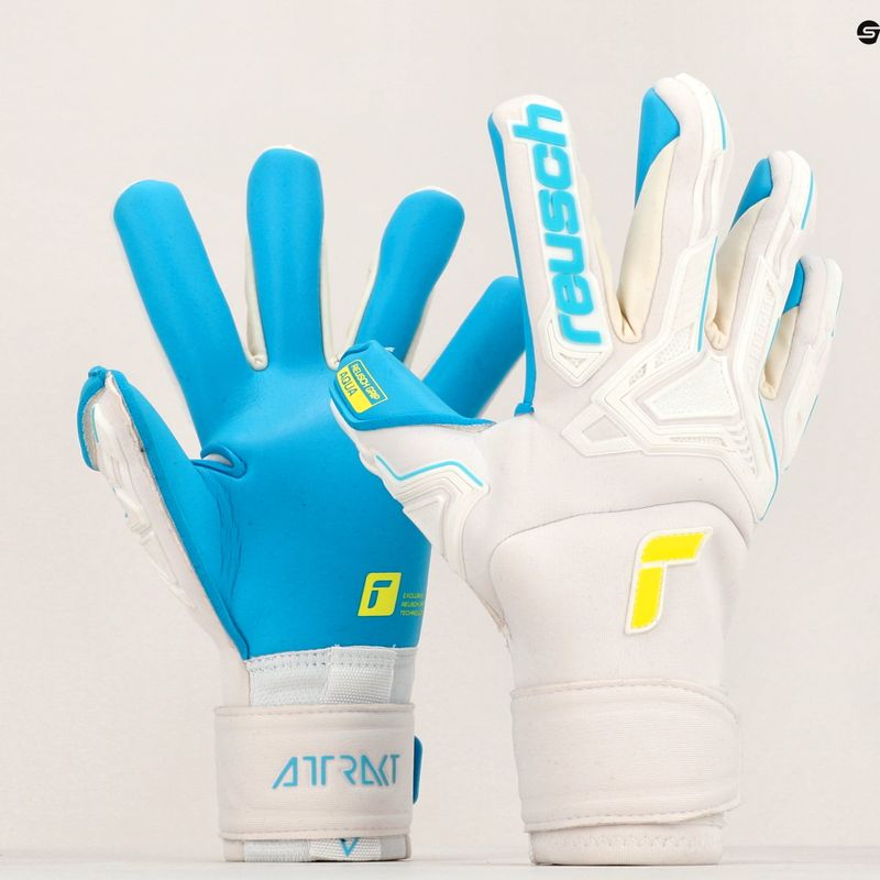 Рукавиці воротарські Reusch Attrakt Freegel Aqua Windproof білі 5270459 8