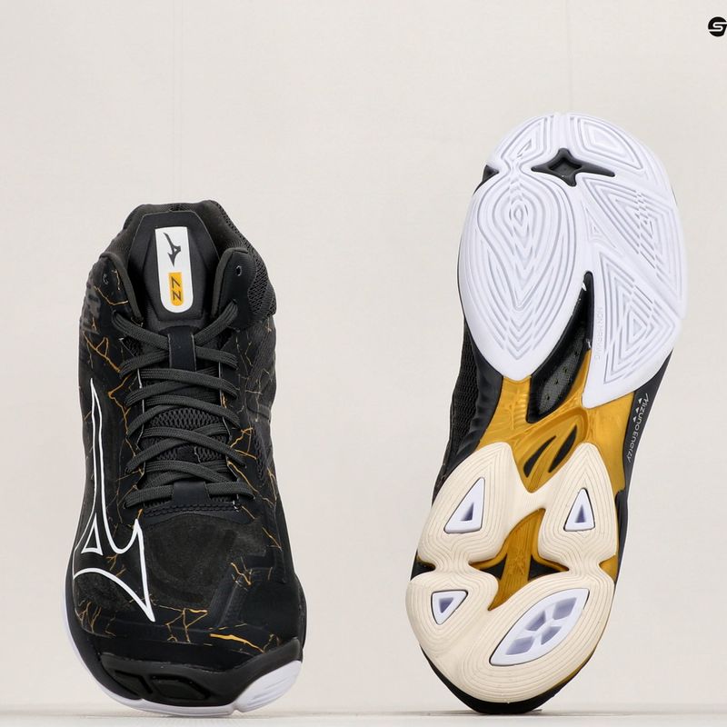 Чоловічі волейбольні кросівки Mizuno Wave Lightning Z7 Mid bikoyster/mpgold/irongate 13