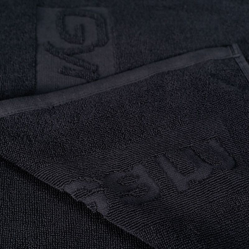 Рушник GymBeam black 2