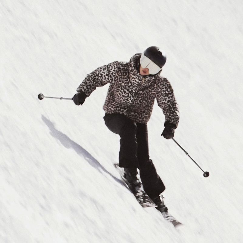 Куртка гірськолижна жіноча Nikkie Newport Leopard hummus 8