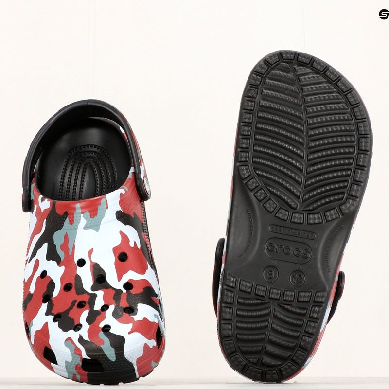 Шльопанці Crocs Classic Printed Camo Clog чорний/перець 9