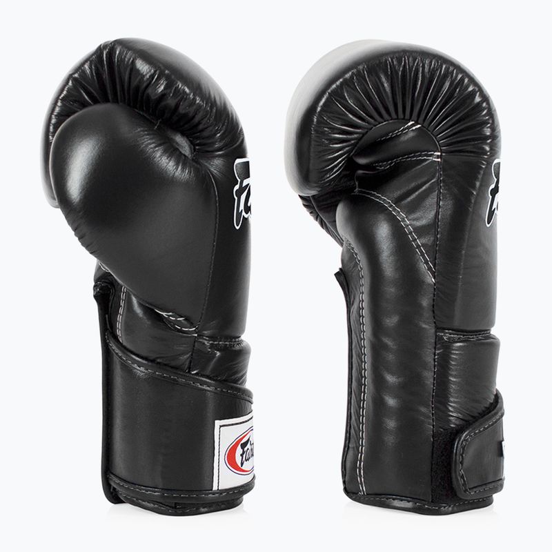 Стильні кутові спаринг-боксерські рукавички Fairtex - закритий великий палець чорні 3