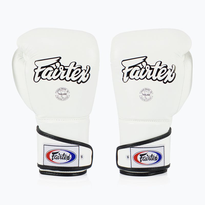 Стильні кутові спаринг-боксерські рукавички Fairtex - закритий великий палець білі