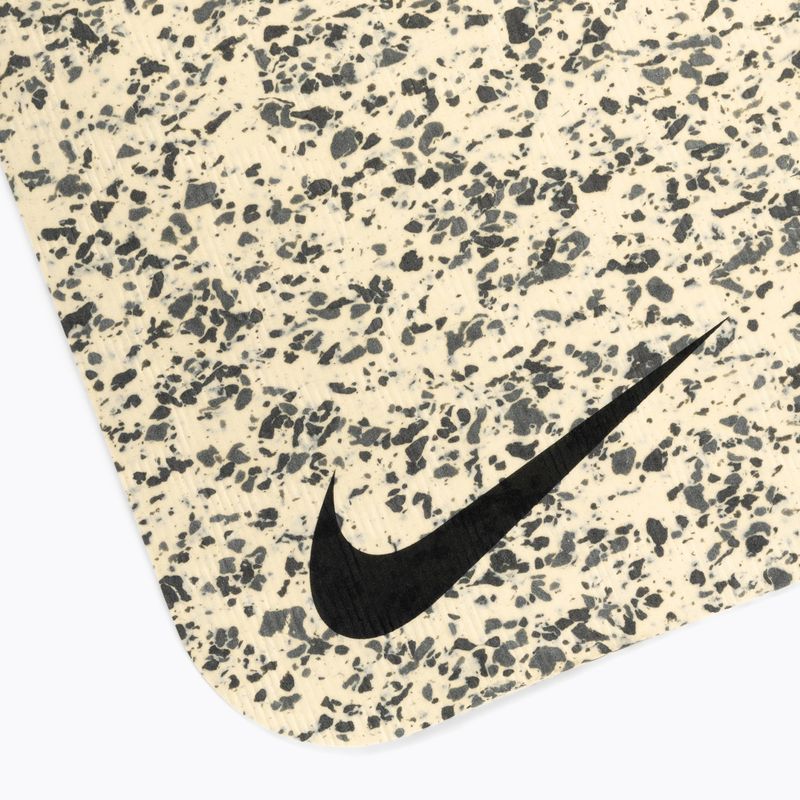 Килимок для йоги Nike Move 4 mm бежевий N1003061-119 3