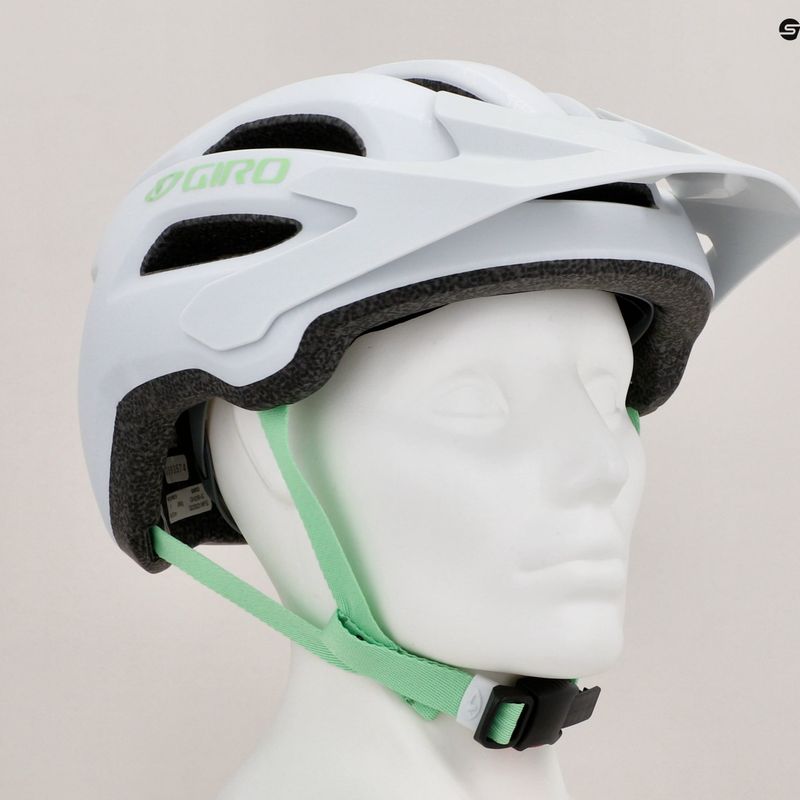 Шолом велосипедний жіночий Giro Fixture II W matte white green pearl 9