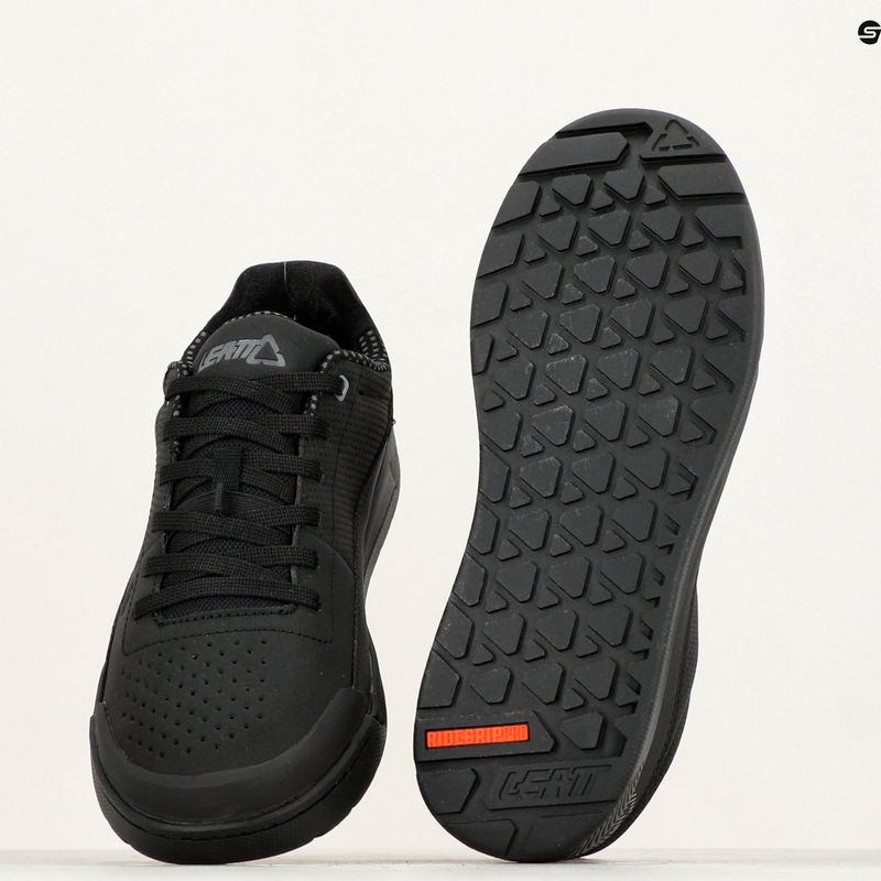 Кросівки велосипедні на платформі чоловічі Leatt 2.0 Flat stealth 8