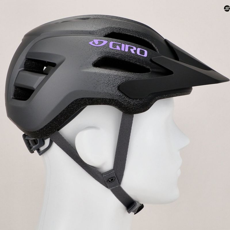 Шолом велосипедний жіночий Giro Fixture II W matte black titanium fade 8