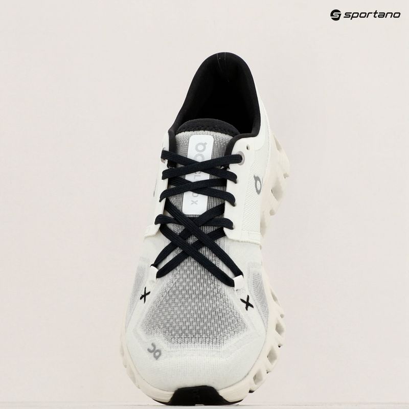 Черевики для бігу жіночі On Running Cloud X 3 white/black 9