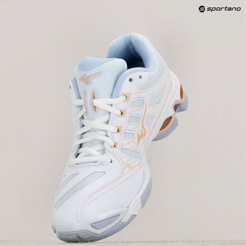 Кросівки для волейболу жіночі Mizuno Wave Voltage white/peach parfait/halogen blue 9