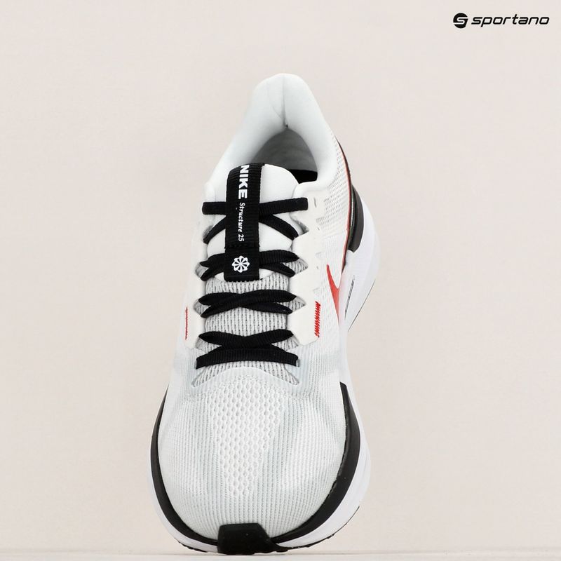 Кросівки для бігу чоловічі Nike Structure 25 white/black/light ммoke grey/fire red 9