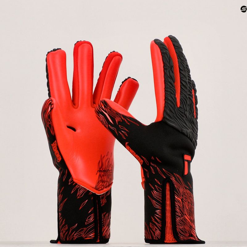 Воротарські рукавиці Reusch Venomous Gold X чорні/вогненно-червоні 8