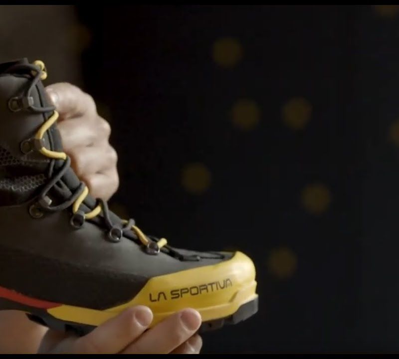 Черевики для альпінізму чоловічі La Sportiva Aequilibrium LT GTX чорно-жовті 21Y999100 11