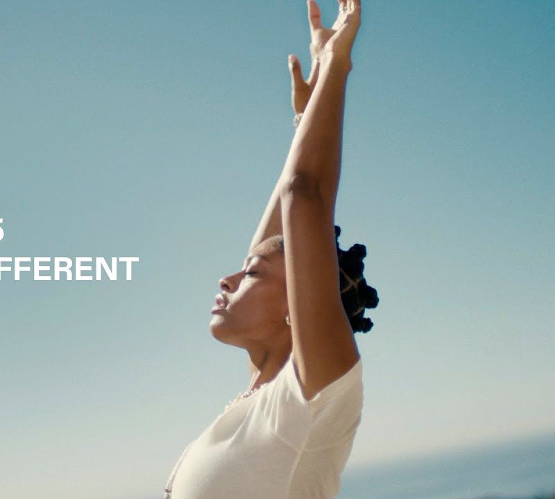 Кросівки для бігу жіночі On Cloud 5 білі 5998902 10