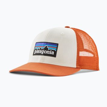 Кепка Patagonia P-6 Logo Trucker white w/redtail rust