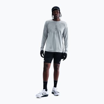 Чоловіча бігова лонгслівка Nike Stride Dri-Fit ADV light smoke grey