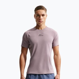 Футболка для тренувань чоловіча Nike Pro Training Dri-Fit light violet ore/black