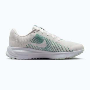 Кросівки для бігу жіночі Nike Run Defy summit white/white/metallic silver