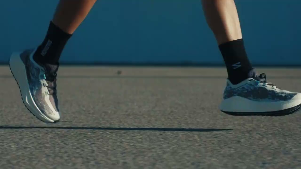 Кросівки для бігу чоловічі Salomon Aero Glide 4 GRVL beach ball/asphalt/vanilla ice