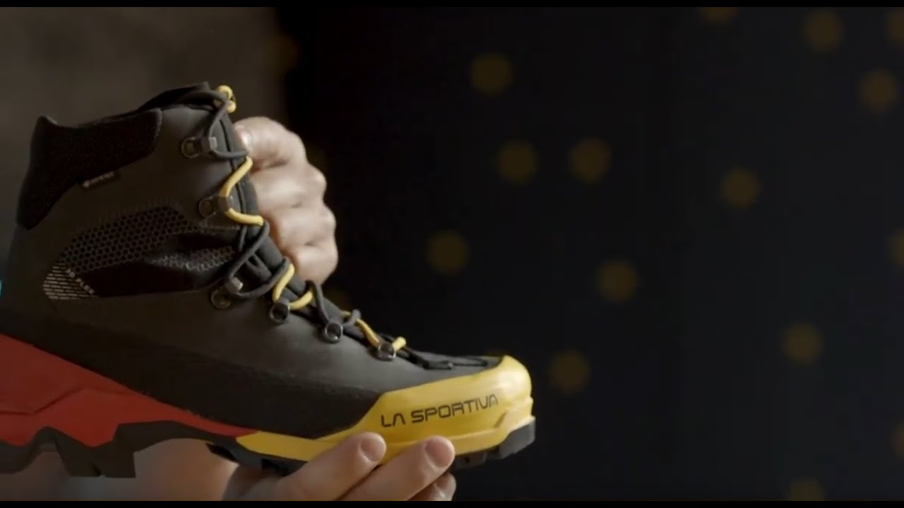 Черевики для альпінізму чоловічі La Sportiva Aequilibrium LT GTX чорно-жовті 21Y999100