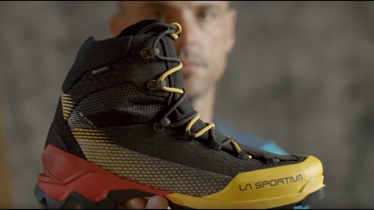 Черевики для альпінізму жіночі La Sportiva Aequilibrium ST GTX чорно-сині 31B999402