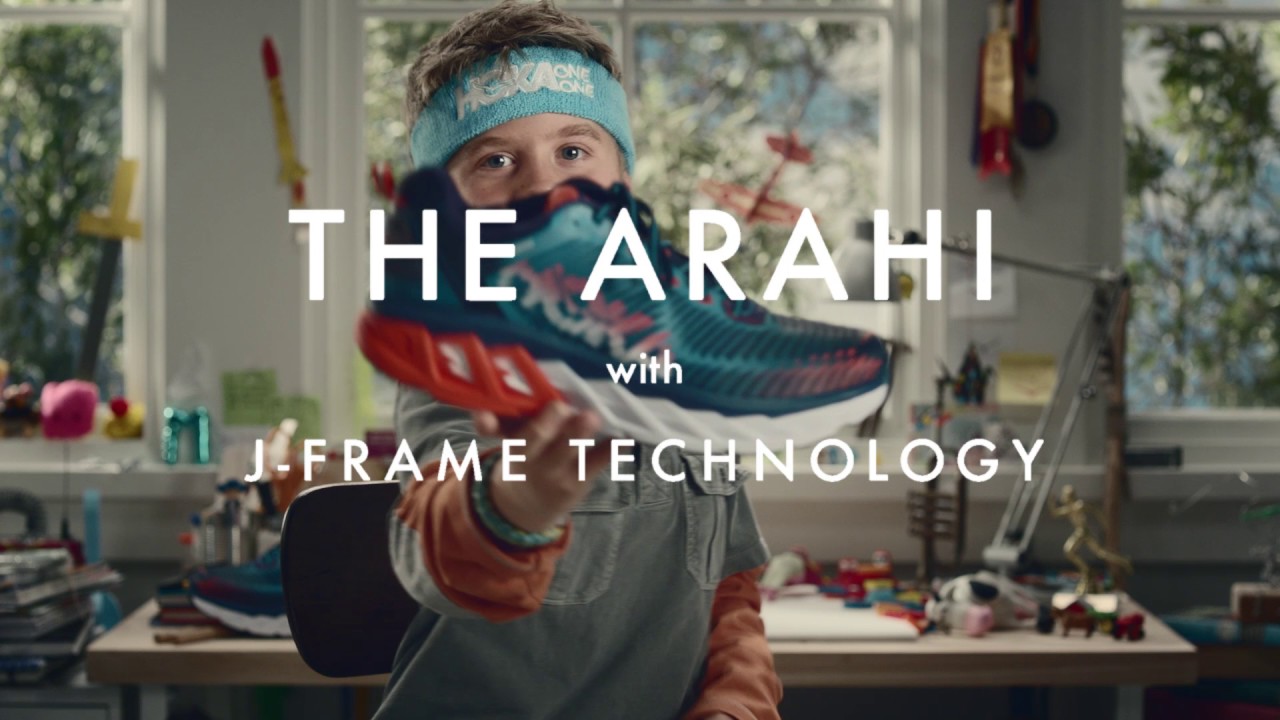 Кросівки для бігу чоловічі HOKA Arahi 6 чорні 1123194-BFLM